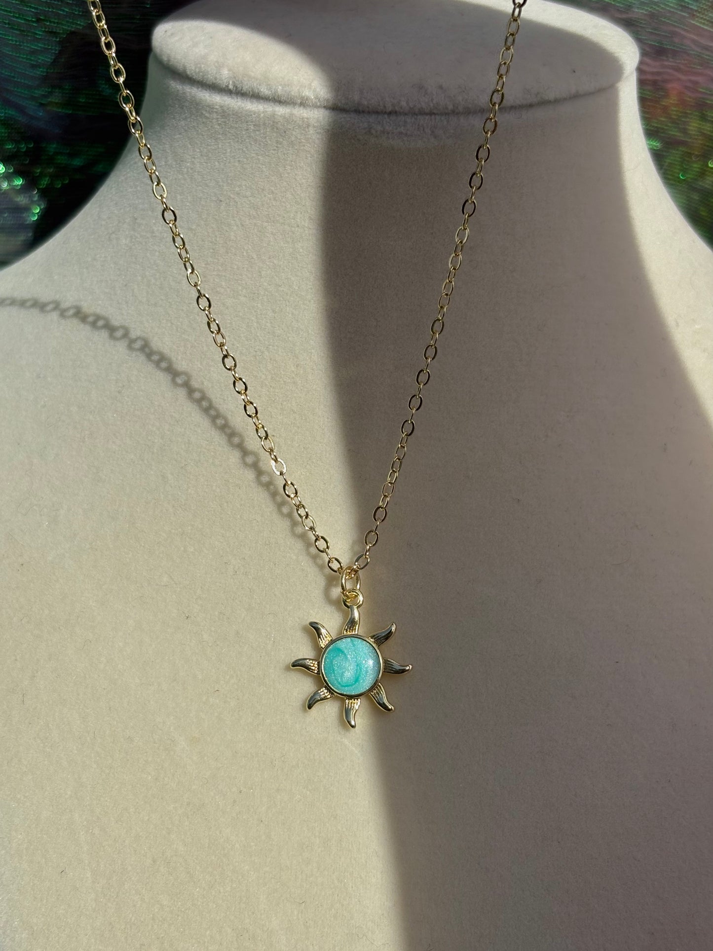 Summer color sun 18k gold necklace