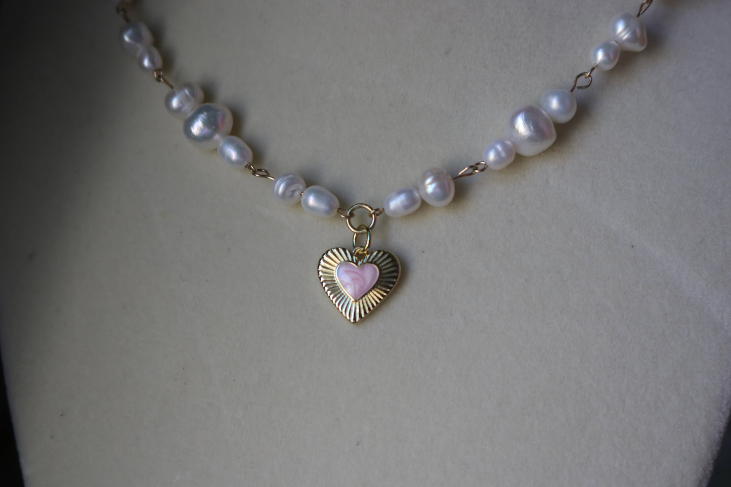 Unique pearls heart choker