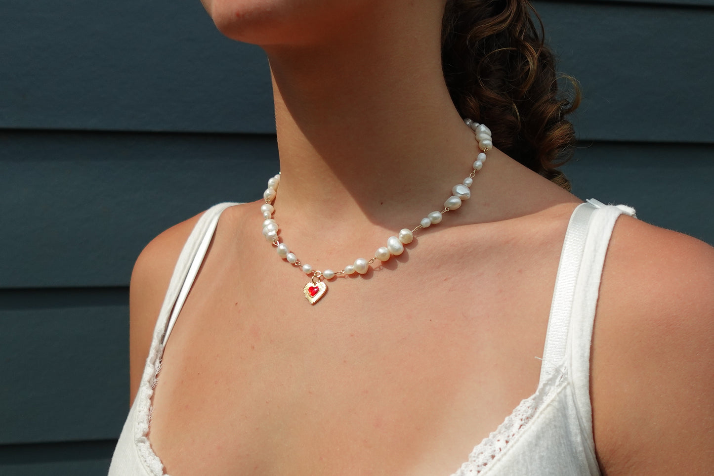 Unique pearls heart choker